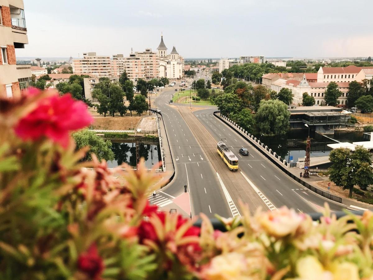 Over The City Орадя Екстер'єр фото