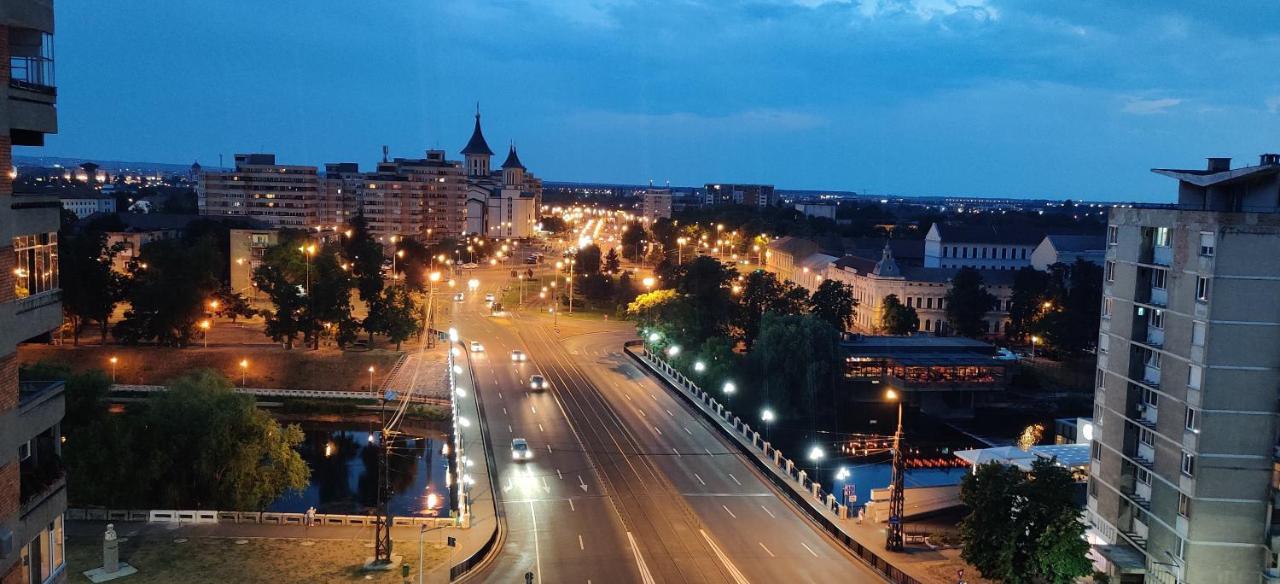 Over The City Орадя Екстер'єр фото