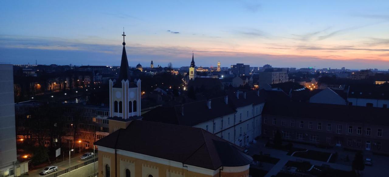 Over The City Орадя Екстер'єр фото