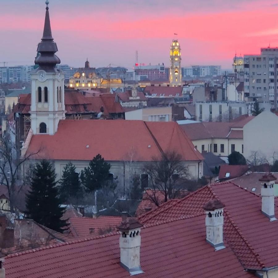 Over The City Орадя Екстер'єр фото